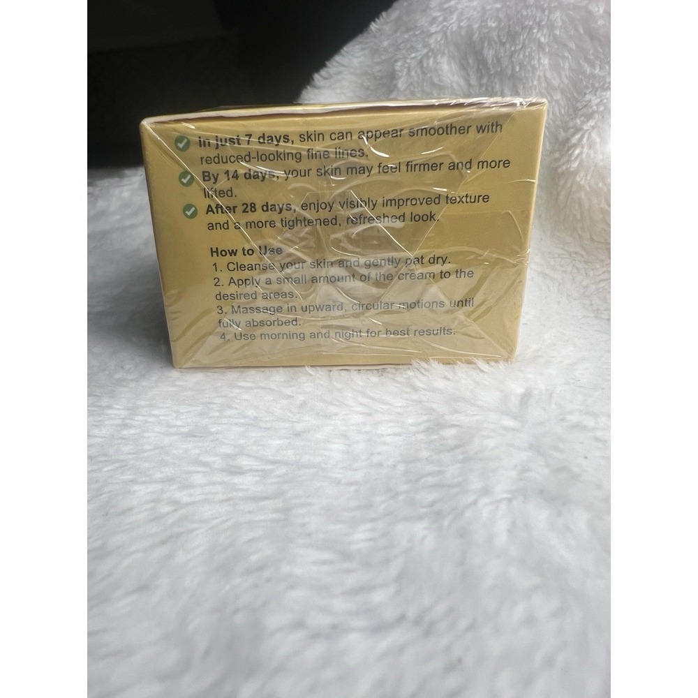 Luxeveria BEE VENOM Firm *NEW* Firming & Wrinkle Smoothing Cream - Picture 3 of 4